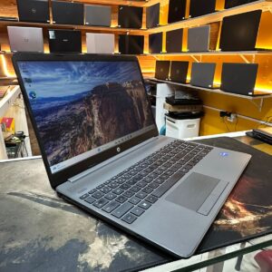 HP Probook G8 Processador Intel core i5-11° geração  16Gbs memória ram  256Gbs Ssd  Tela 14.6”    2.600,00 em 10x Ou 2.400,00 a vist