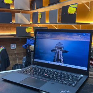 Lenovo Thinkpad t14  Processador i7-10610u pro  16Gbs  memória ram  256Gbs Ssd  Tela 14.6”  2.700,00 em 10x Ou 2.500,00 a vista